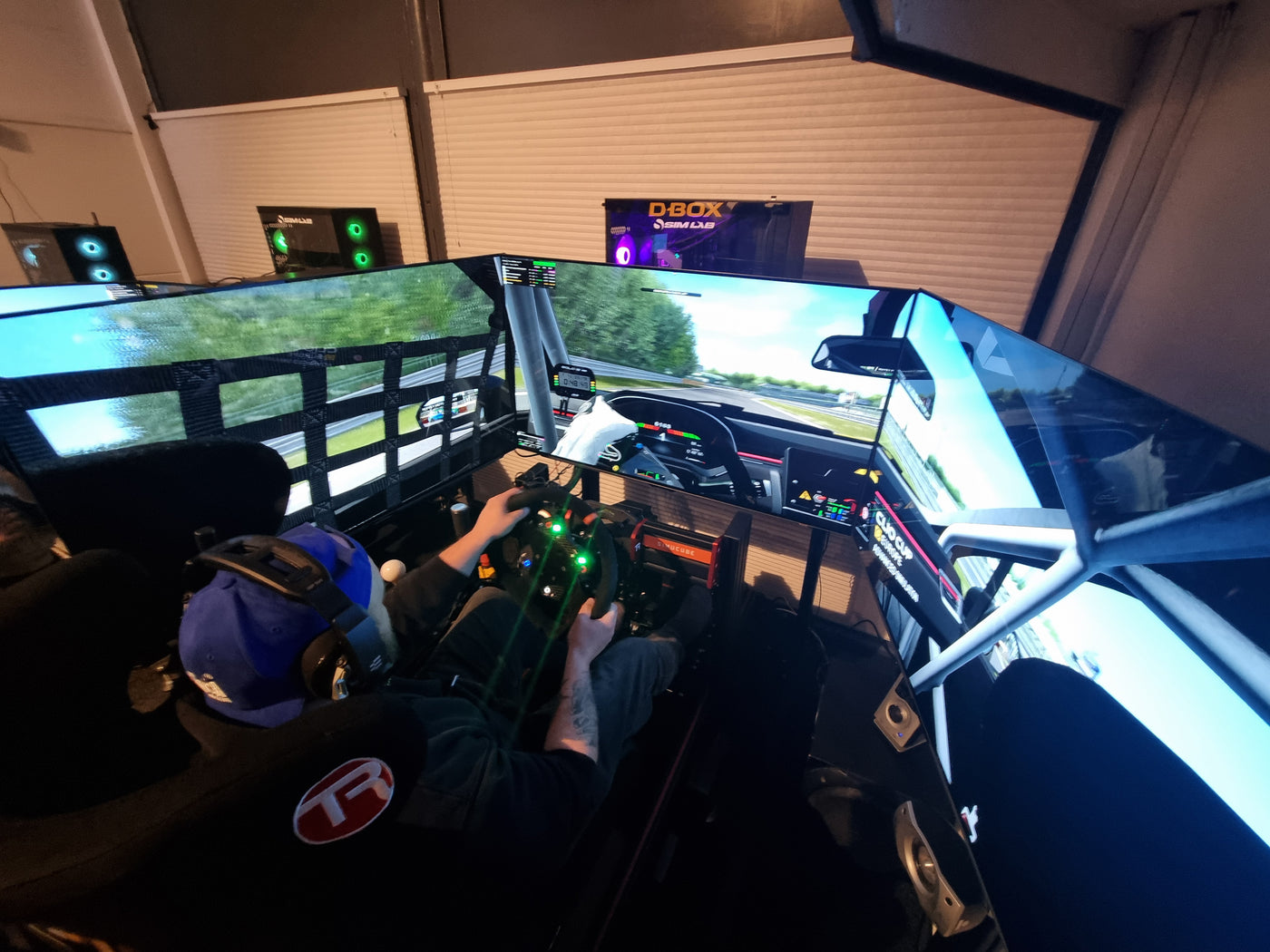 HOSS Race Together (4–8 Drivers | Multi-Simulator Grid)