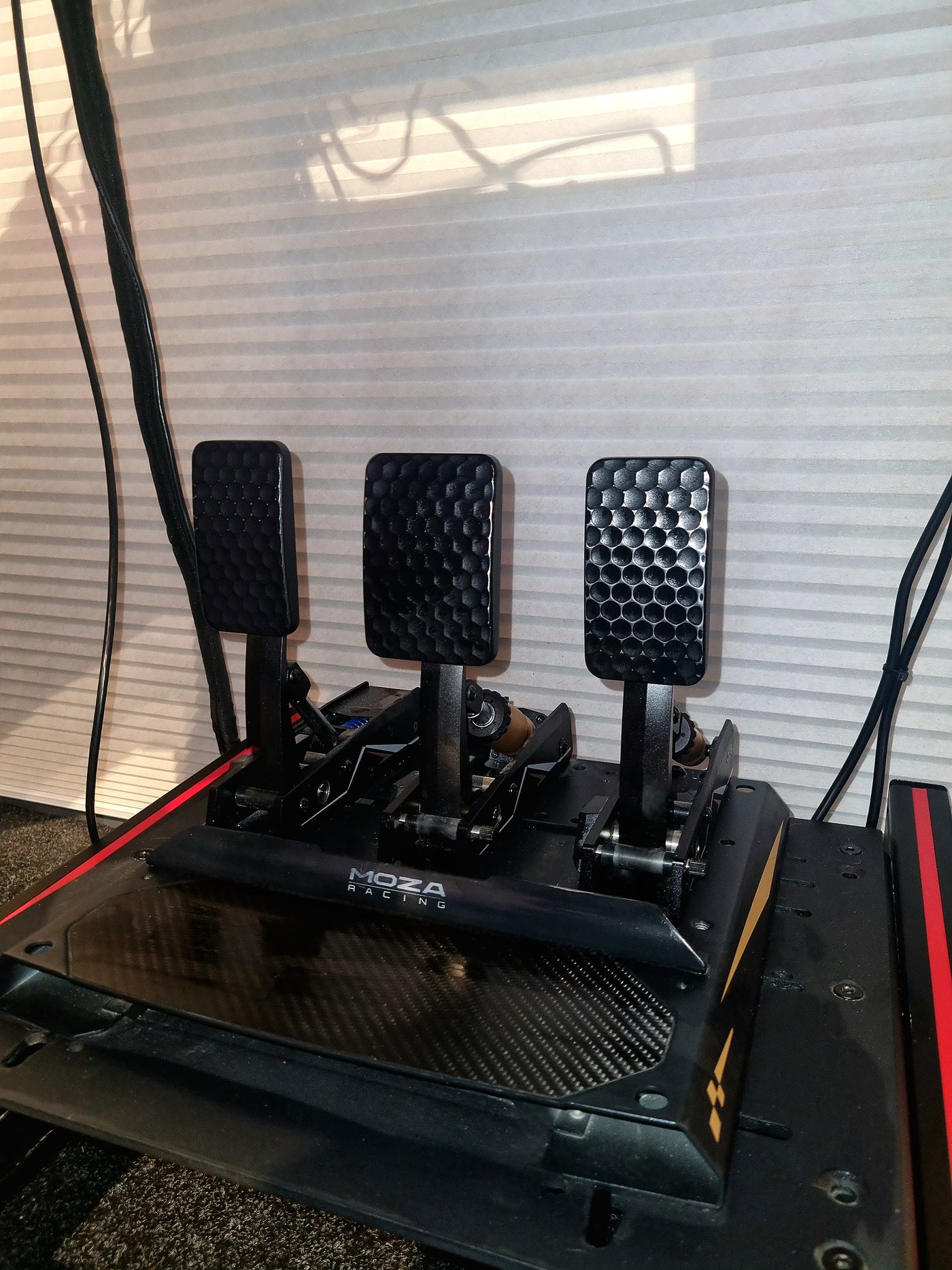 SIMULATOR 2: GOLD TRIPLE SCREEN MOTORSPORT SIMULATOR