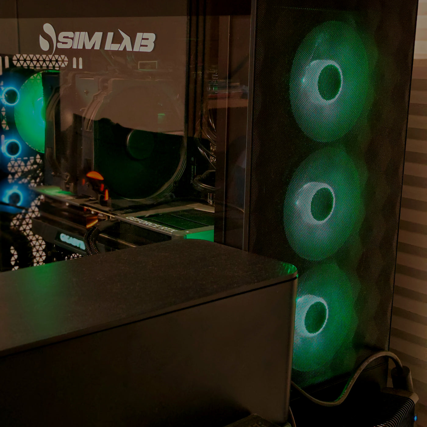 SIMULATOR 2: GOLD TRIPLE SCREEN MOTORSPORT SIMULATOR