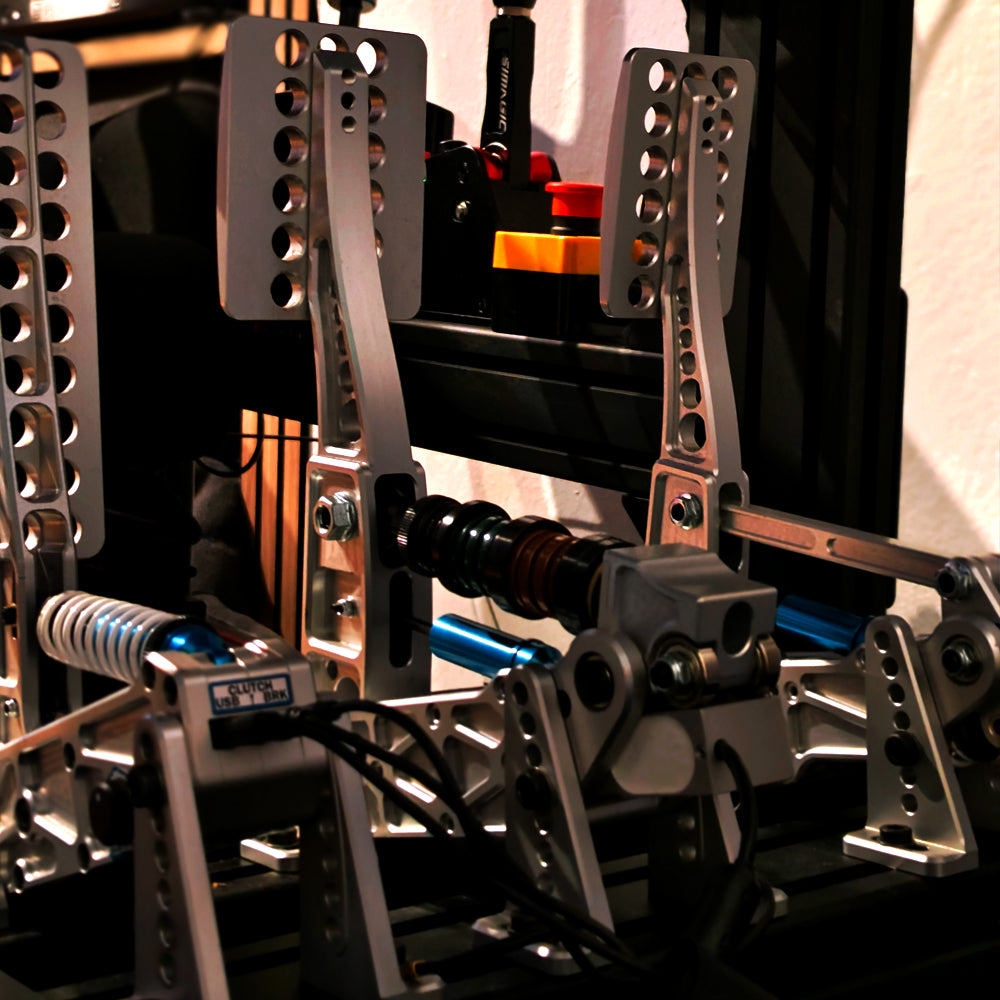 SIMULATOR 3: GOLD VIRTUAL REALITY MOTORSPORT SIMULATOR